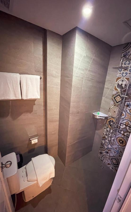 Aj Boutique Hotel 요그야카르타 외부 사진